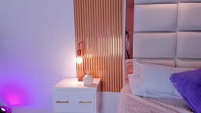 Megaan_Rousee webcam