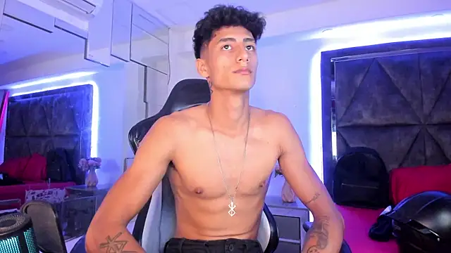 MaxiimoRomano_ webcam