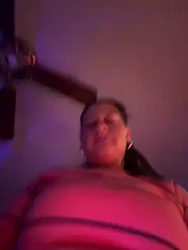 Milfshortcakes webcam