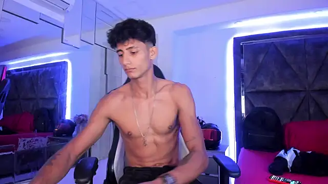 MaxiimoRomano_ webcam