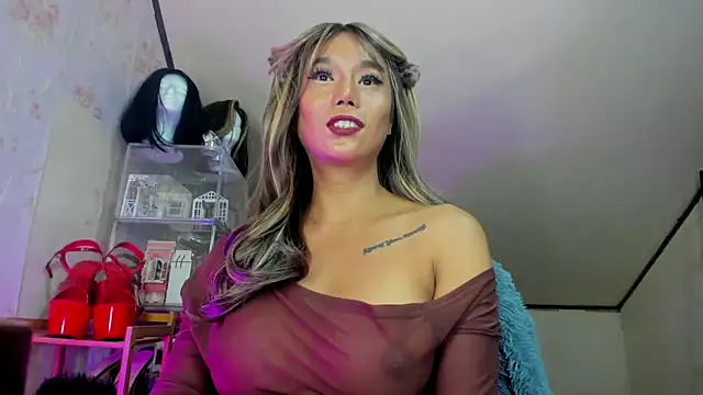 xServiceDollx webcam