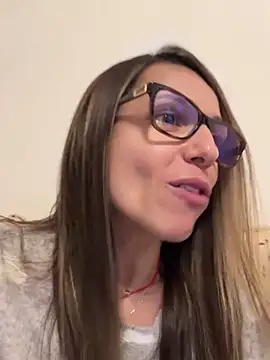 playfulshow (F milf) - Squirt in my house 💦