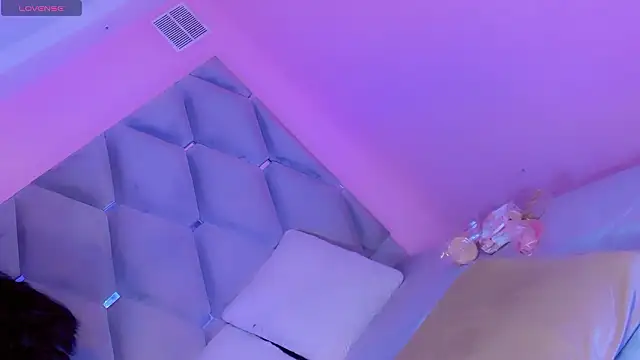 Daniiela_Ember webcam