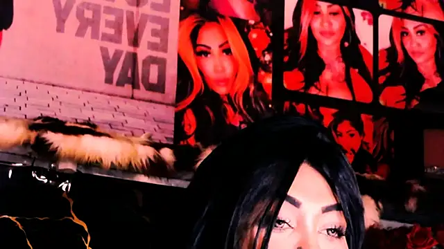 indian_dreamgirl webcam