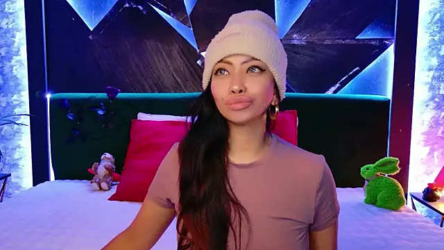 ElyaQuinn - Live Cam