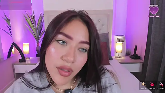 nicolle_pierce webcam