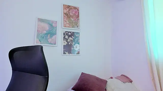 canelleGarces webcam