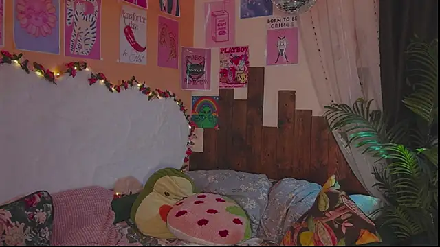 Charming_winky webcam