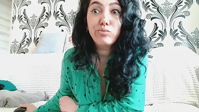 CharmingLadyMira webcam