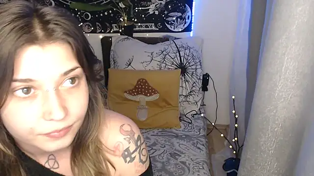 AlienforTwenty webcam