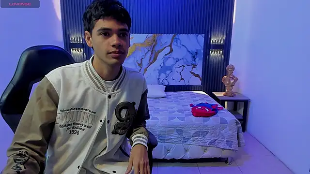 Dark_Desiree18 webcam