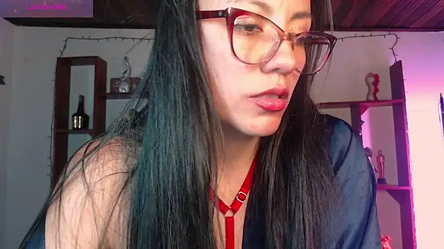 QueenRose94 webcam