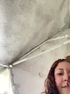 Amber_rosse_outdoors webcam