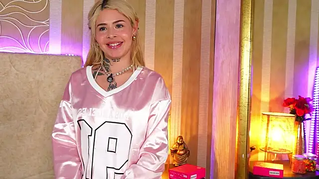 MadelineShine webcam