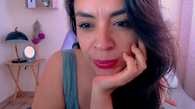 LATINGODDESS_X webcam