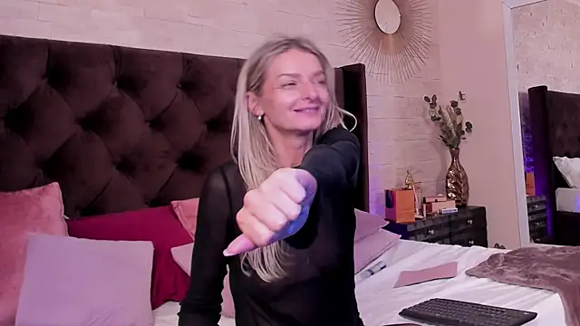 deliaasmith - DeliaaSmith's free webcam - UK Sex Cams