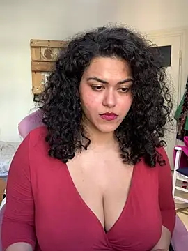 Curvydesifromgermany webcam