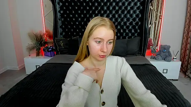 Alina_Blonde webcam
