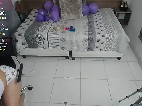 miss_charlott_18 webcam