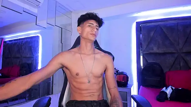 MaxiimoRomano_ webcam