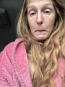 GoldenFlameGoddess webcam