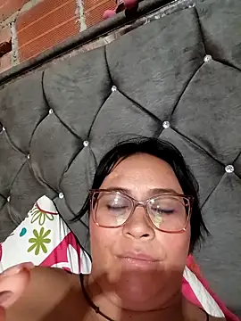 Dirty-Momm-Divorced-Hot