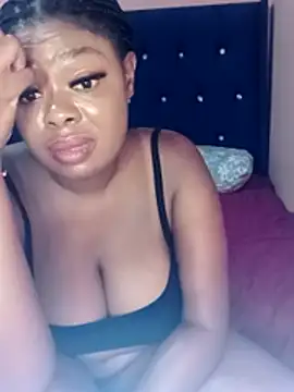 Luciouslips00 webcam