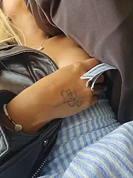 Pretty_roxxyy webcam