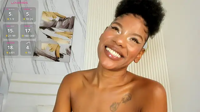 Afro_Luna webcam