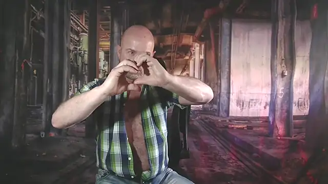 ManlyPrisonGuy webcam