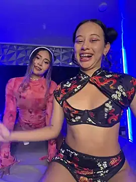  l0lita_emi chat room