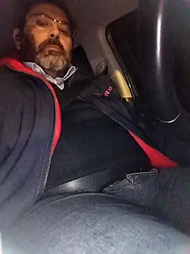 necroforo (M mature) - Masturbarmi e sborrare