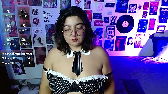 Roxy_f_w webcam