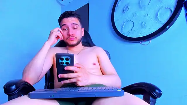 mike_257 - Mike_257's free webcam - UK Sex Cams