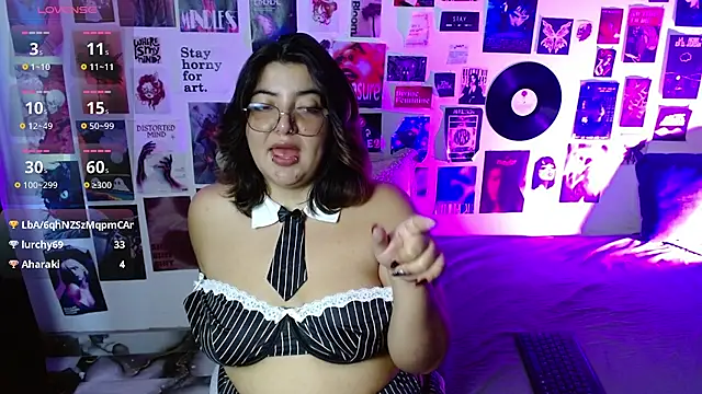 Roxy_f_w webcam