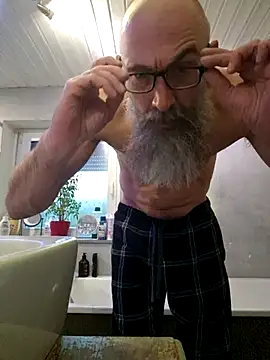 kingsscepter (Ask my age) - make me happy