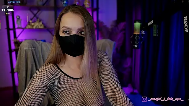 careful_i_bite_nya webcam
