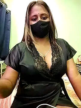 LoveLy-Soneya webcam