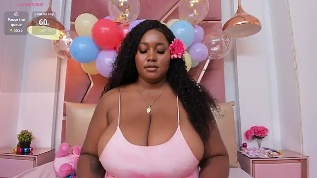 Charlotte-Wright webcam