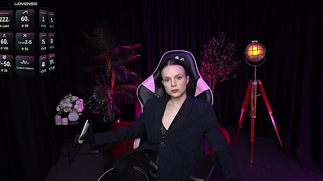 Wild_Alice_me webcam