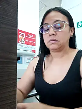 Violeta-Stationery_7 webcam