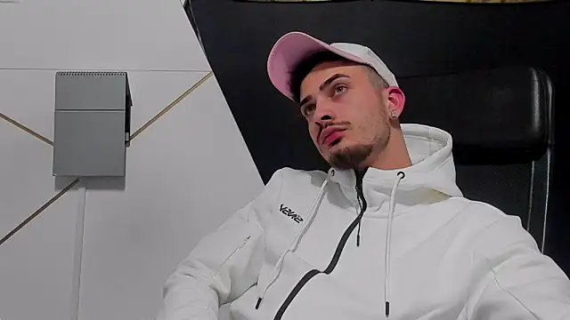 brandontate - BrandonTate's free webcam - UK Sex Cams