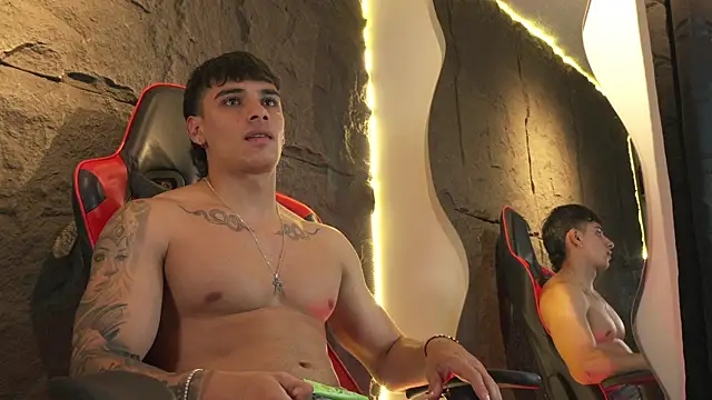 joseph_boy (M young) - cum show in abs