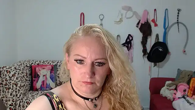 emperabigbootybigass webcam