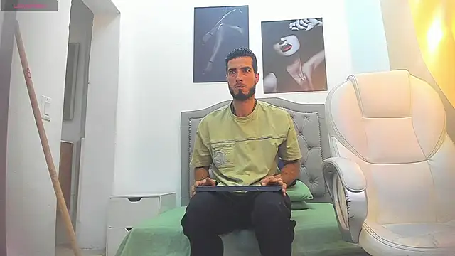 marc_ruffa - Marc_ruffa's free webcam - UK Sex Cams