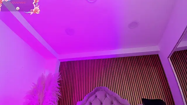 violett_hott_ - Violett_hott_'s free webcam - UK Sex Cams