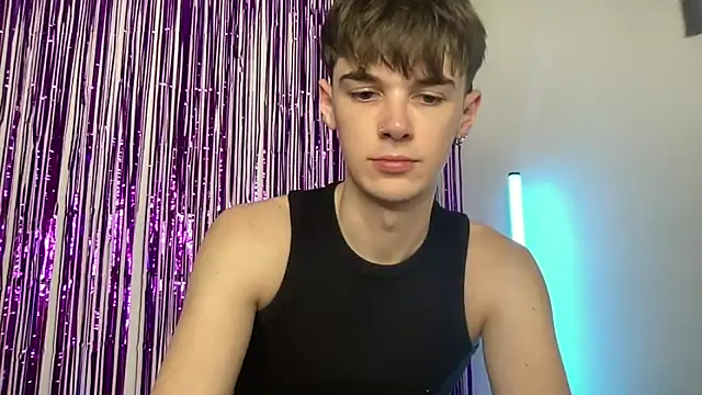 yourmilkyguy - YourMilkyGuy's free webcam - UK Sex Cams