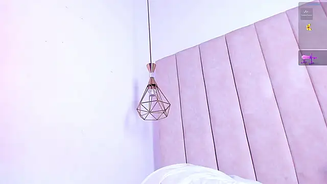 ScarletBlondie webcam