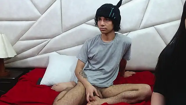 Nyx_and_Arian webcam