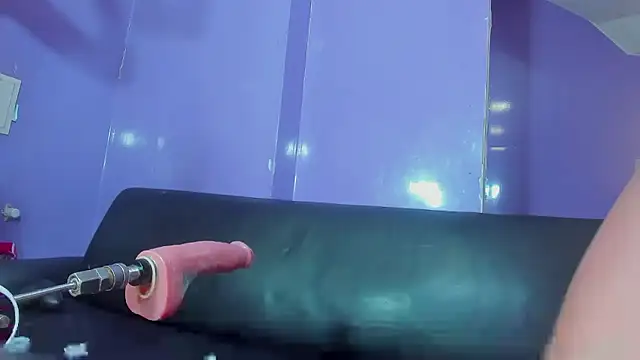 love_girlnew_1 - Love_girlnew_1's free webcam - UK Sex Cams